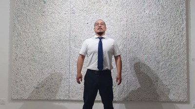 [화가 아뜰리에 탐방] 추상의 몸짓, 온전(穩全)한 자유를 탐색하는 화가 최영웅