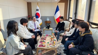 파리 15구-서초구 자매결연 교류사업: 청년 교환 프로그램 성료