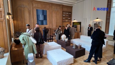 예술애호가이자 수집가, 유민형의 파리 홈갤러리 전시 -The Mignon Show-