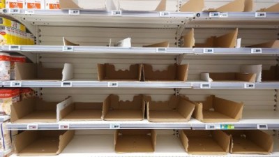 프랑스 슈퍼마켓의 계란 진열대가 비어 있는 이유